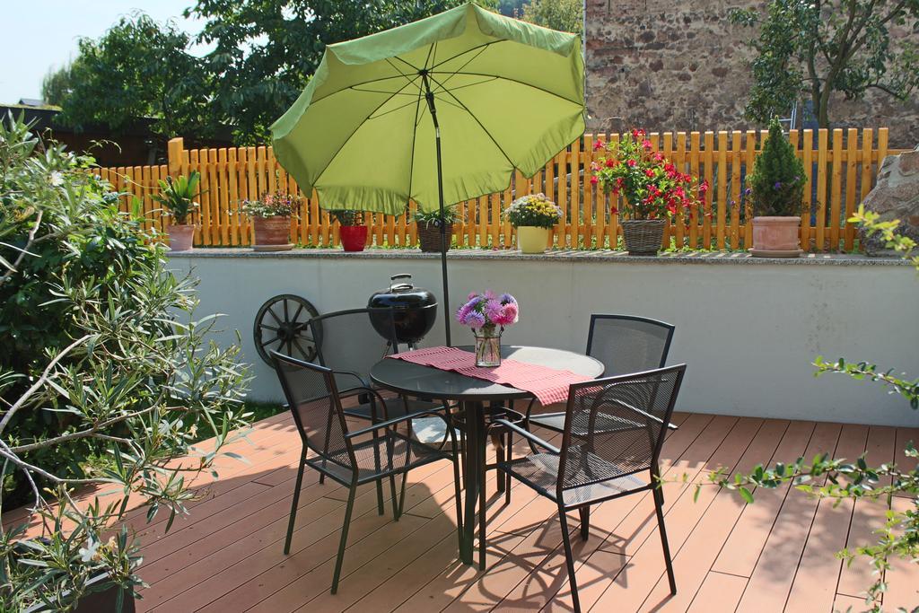 Ferienhof Graefe - 3-Seiten Hof Mit Grossem Garten, Pool & Sauna Meissen Exterior photo