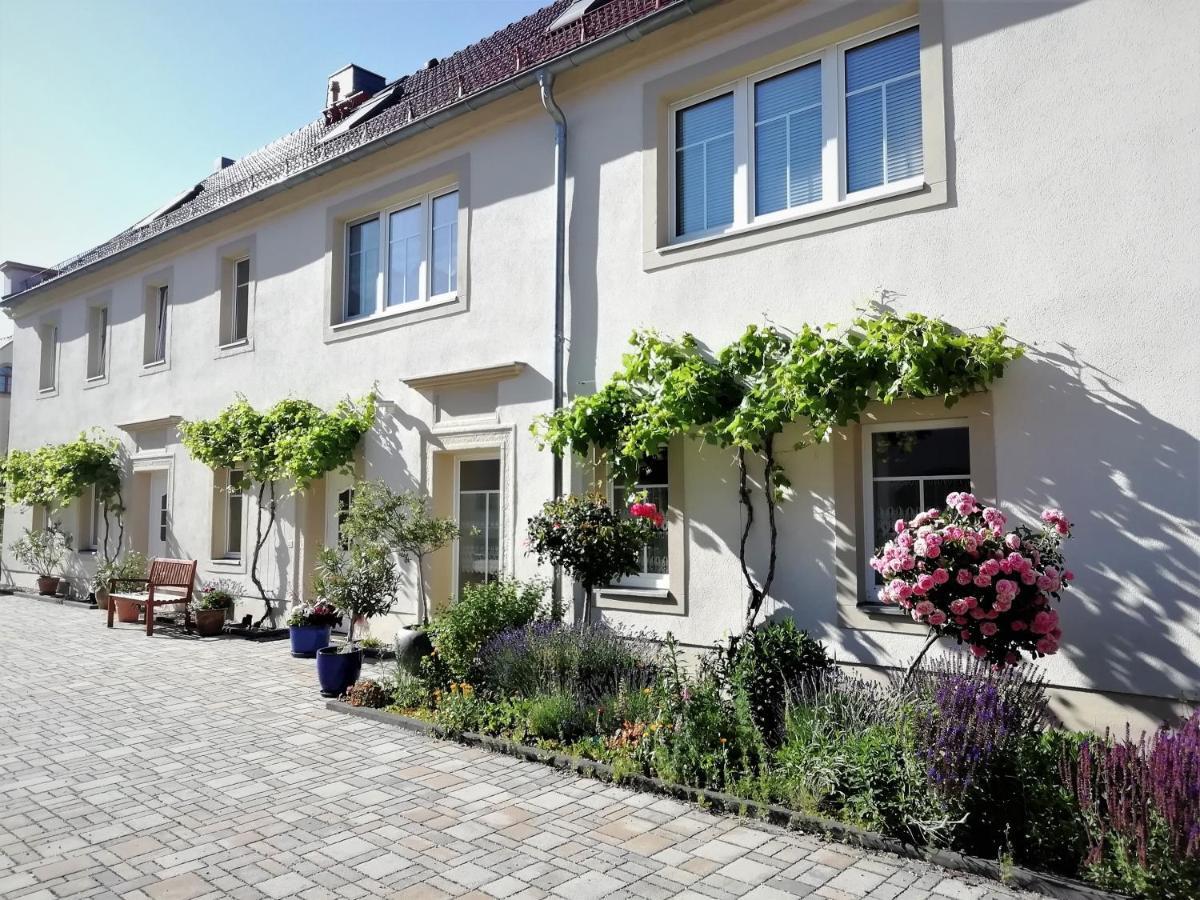Ferienhof Graefe - 3-Seiten Hof Mit Grossem Garten, Pool & Sauna Meissen Exterior photo